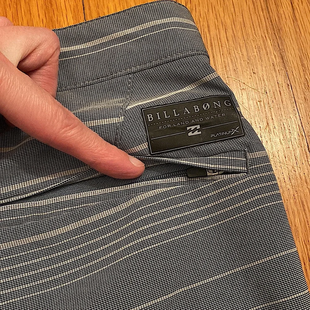 Billabong Hybrid Shorts Men’s Size 30 - Picture 10 of 16